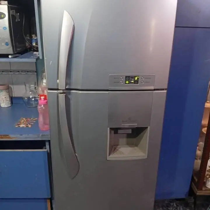Heladera LG impecable siempre la use yo jamás reparada
