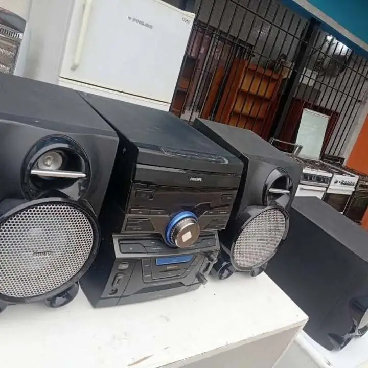 Equipo de audio philco.usb,aux,CD y radio