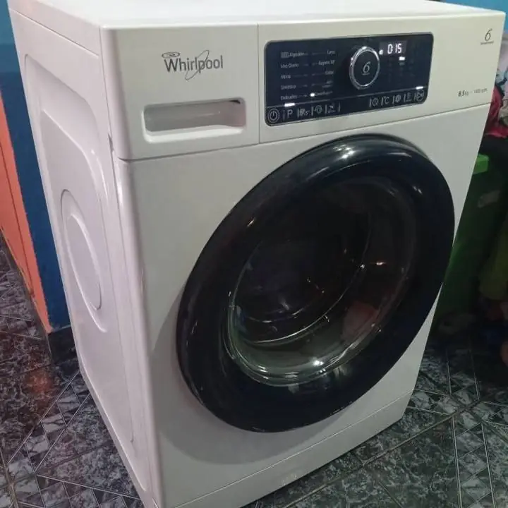 Whirlpool 8.5 kilos 1400 rpm