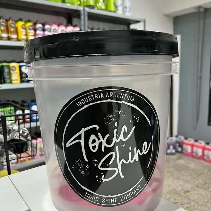 Balde plástico con tapa toxic shine 10 litros detailing toxic shine