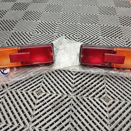 Juego faros traseros Fiat 128 Berlina ( Fal con base Fitam )