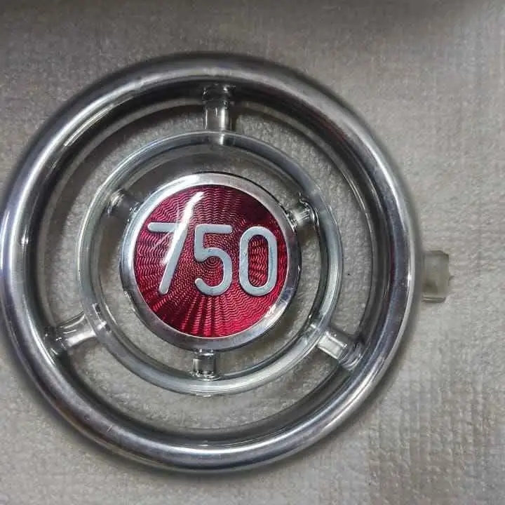 Centro parrilla fiat 750 plastica