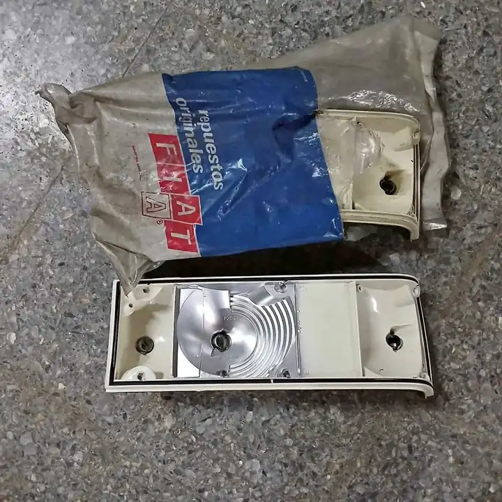Base faro gemo trasero derecho fiat 125 mirafiori