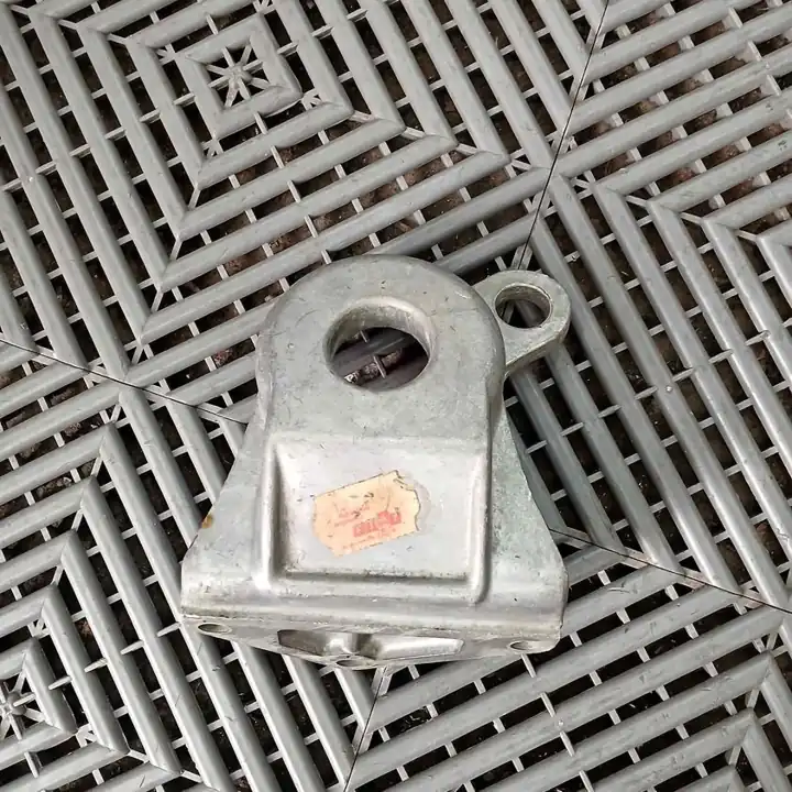 Soporte pata motor Fiat 133