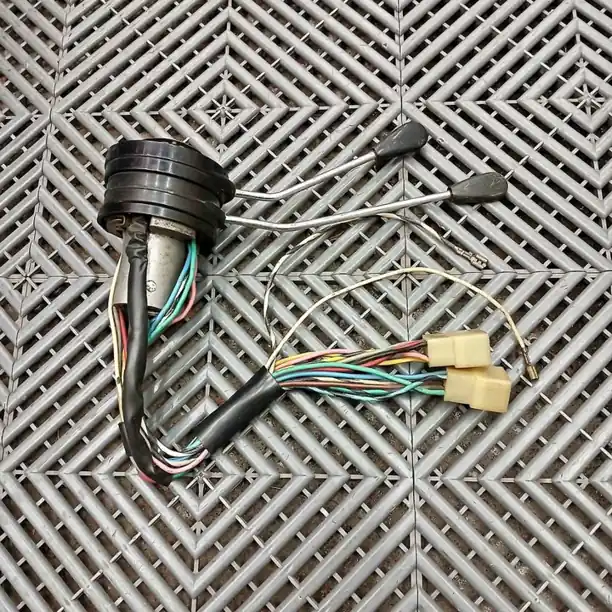 Llave comando luces Vuaram fiat 1500 ( 2 fichas)