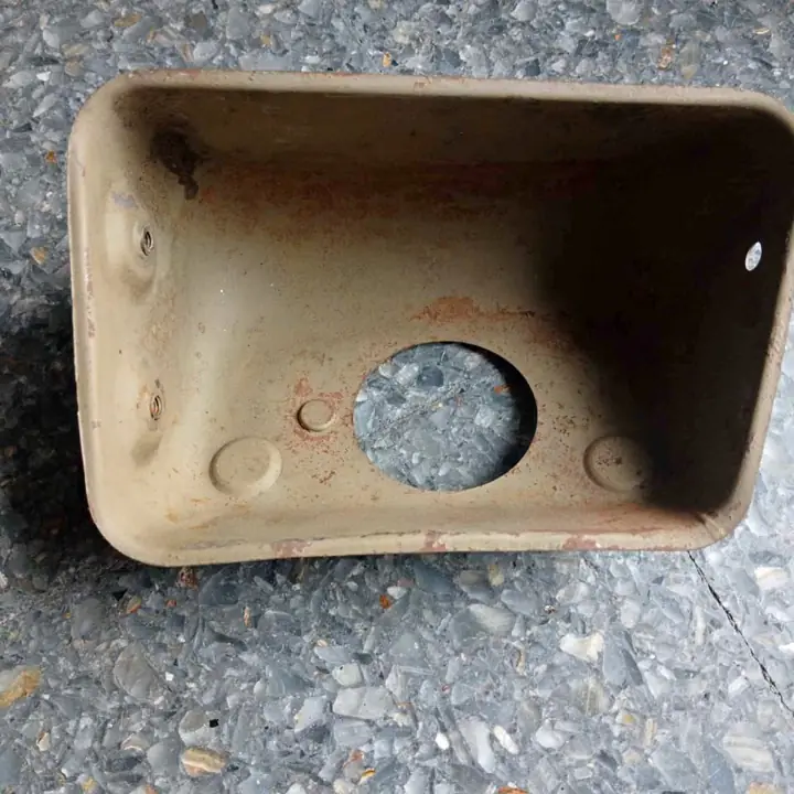 Cajón guardabarro trasero tanque combustible fiat 128