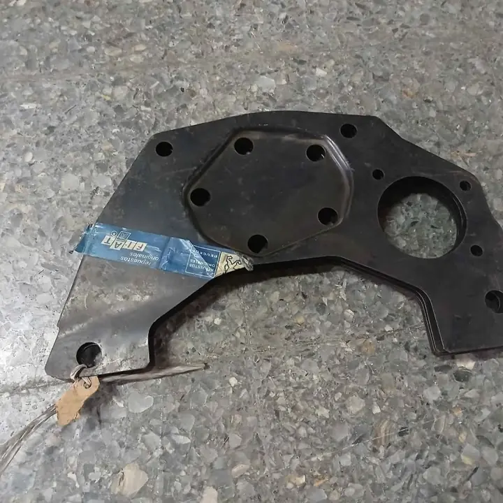 Chapa entre caja y motor fiat 147