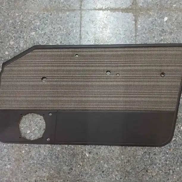 Panel tapizado marron de puerta delantera derecha fiat regatta