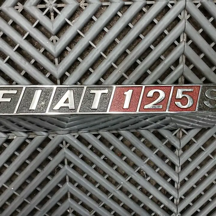 Insignia fiat 125 coupe