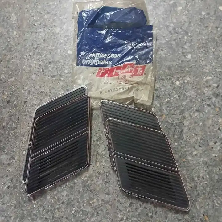 Embellecedor parante trasero fiat 125