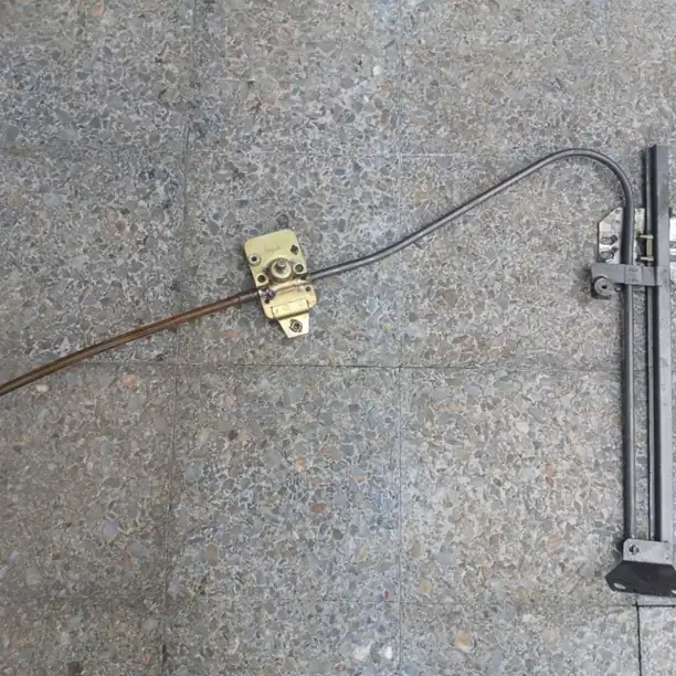 Maquina levanta cristal frate derecha fiat 147
