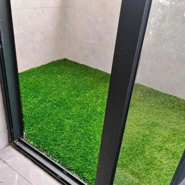 Pasto sintético alta calidad para terrazas y jardines en rollo