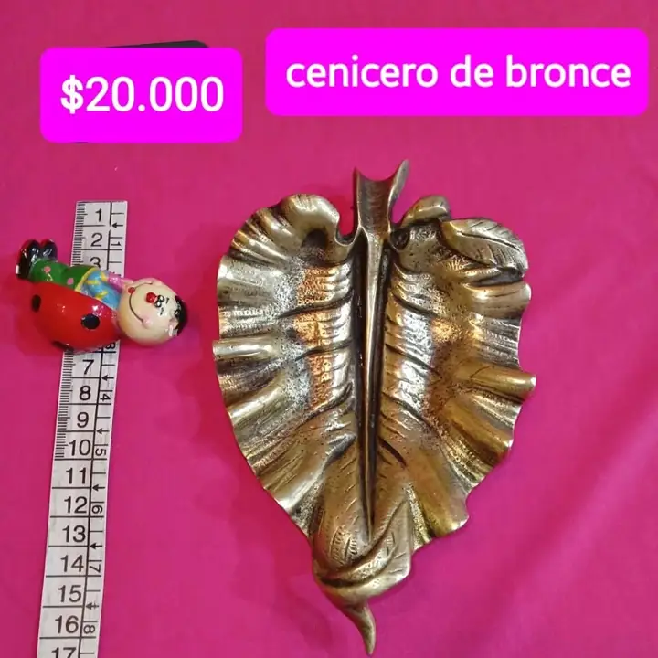 Cenicero de bronce forma de hoja