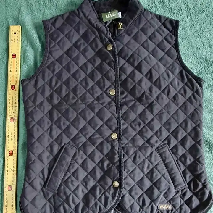 Chaleco marca YATAY de matelasse. Unisex REBAJADO