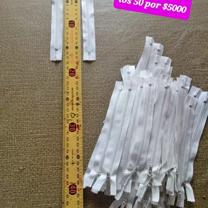 Cierres blancos de 16 cm. los 50 por $5.000