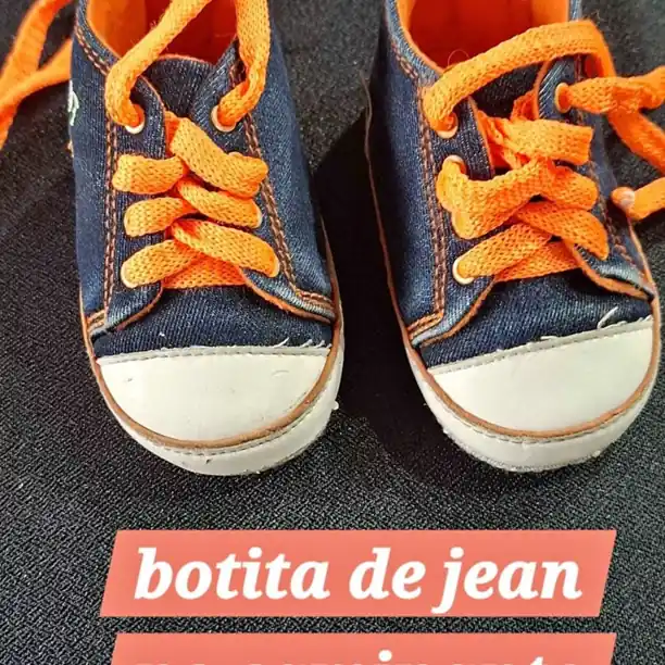 Botita de jean bebe no caminante