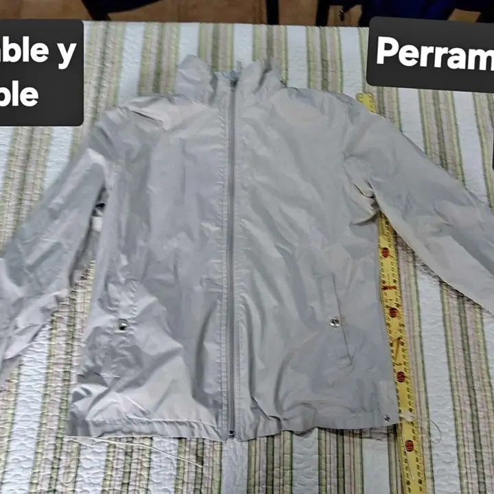 Campera impermeable . Reversible. Marca Perramus de dama t. Small REBAJADA
