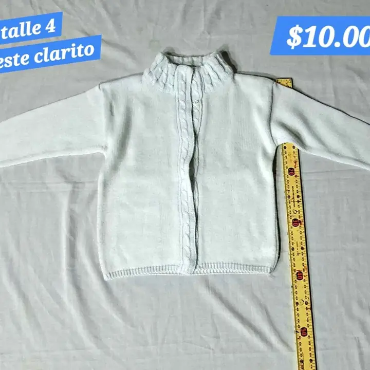 Saquito tejido bebe celeste