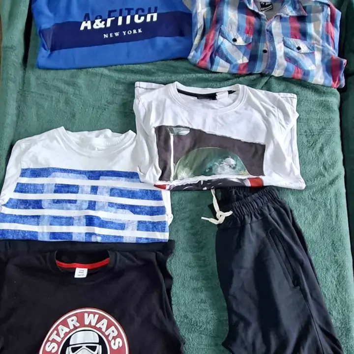 Lotecito talle 12/14 remeras. Buzo . Pantalon pedi video