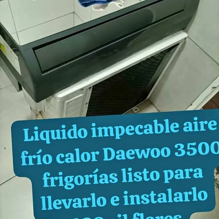 Se vende y liquida hoy hermoso equipo de aire frío calor Daewoo detalle estético espejado frente