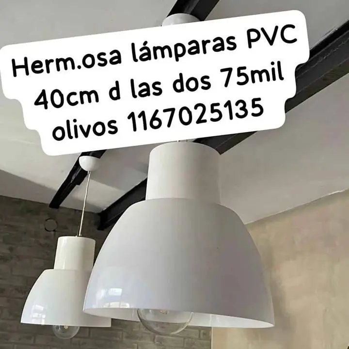 Se va. Dos hermosas lámparas grandes PVC duro 49cm diámetro retiras en olivos