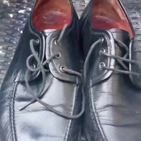 Se van impecables zapatos hombre 44 45 retiras en Bernal o vte López o zona norte CABA