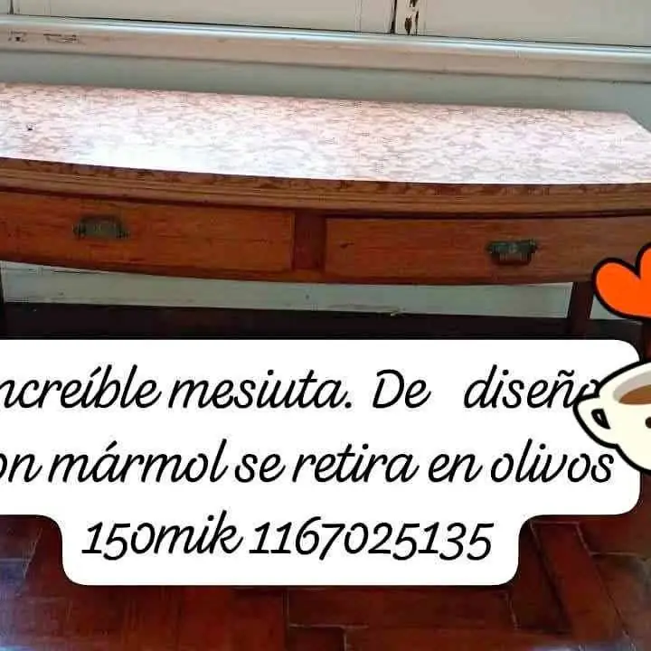 Se ve de hermosa mesita de roble y mármol se retira e n olivos
