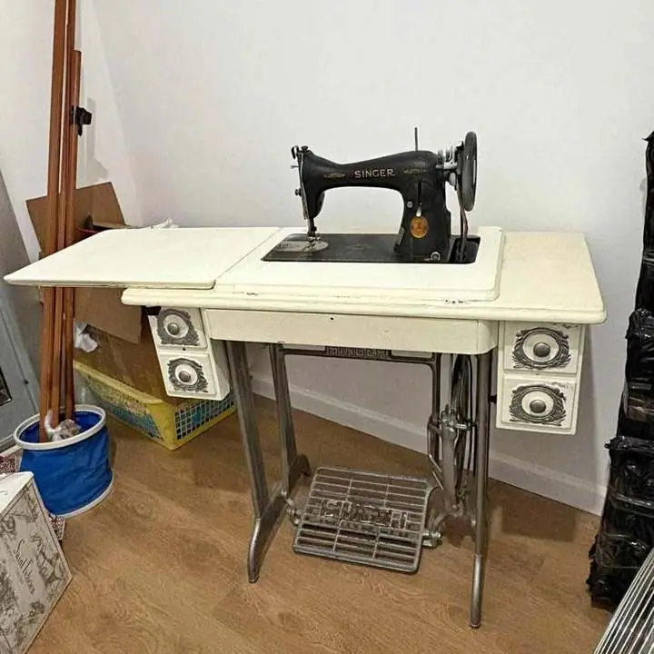 Se va últimos días de ve ta impecable máquina de coser singer vintage retiraw en Saavedra