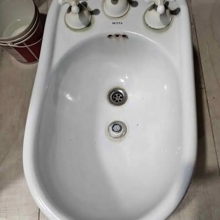 Bidet mottacon grifería Co pileta