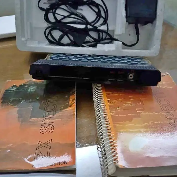 Se ve de cz 2000 Spectrum en su caja muy buen estado conservación completo