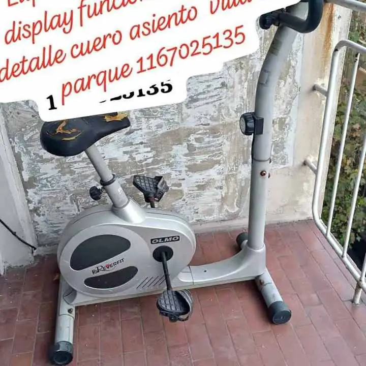 Se vende hermosa bici fija olmo dfu cocina perfecto solo detalle de cuero del asiento caba