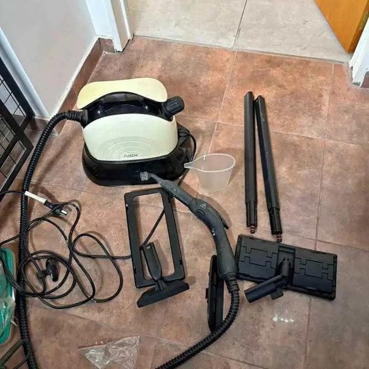 Se vende maquina de limpiar a vapor excelente con kit Saavedra