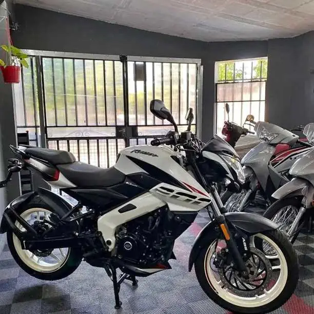 Rouser Ns 200 / Retirá con Dni
