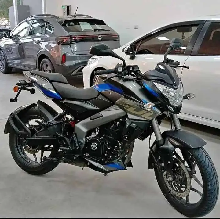 Rouser NS 200 / Financiada