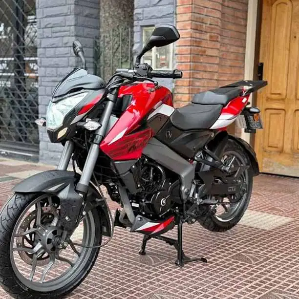 Rouser 200