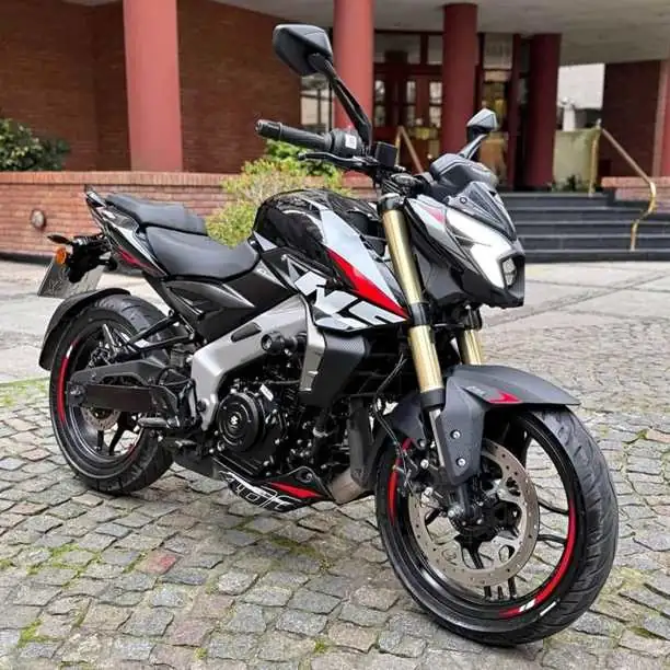 Rouser Ns 400