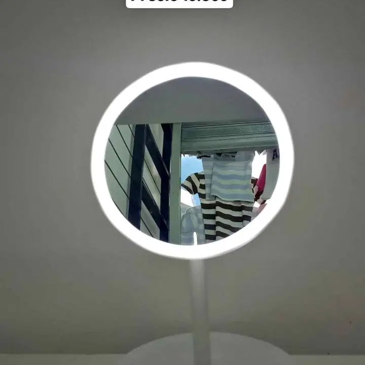 Espejo con luz led recargable usb