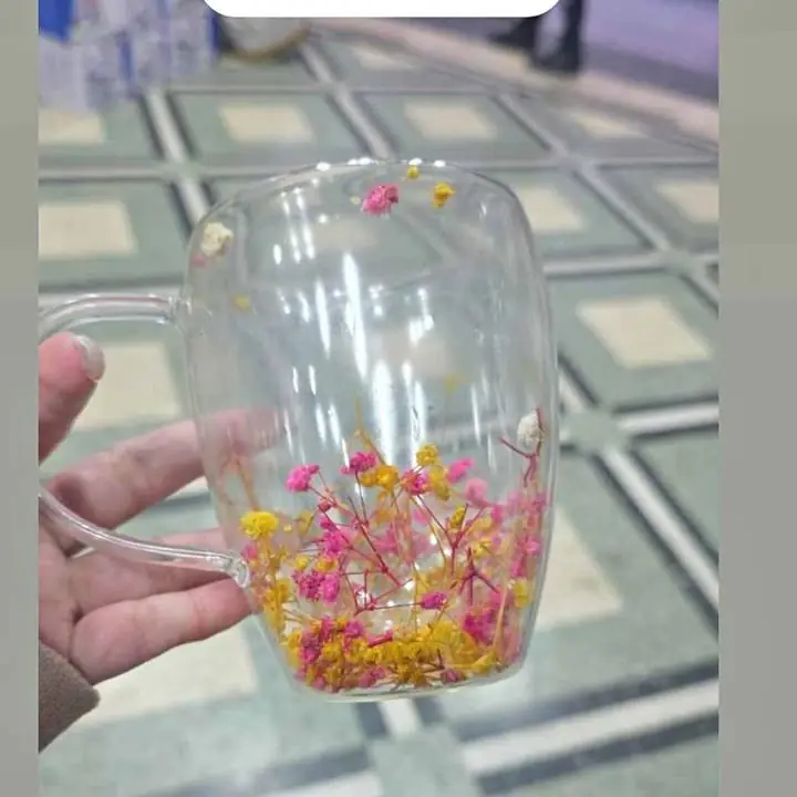 Taza d vidrio doble con flores