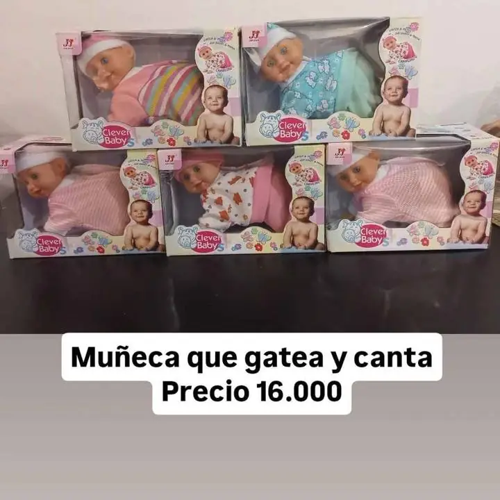 Muñeca que gatea y canta a pila