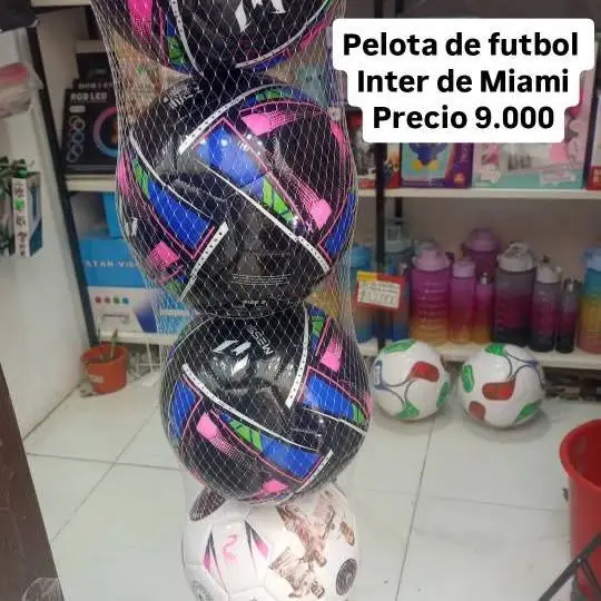 Pelota de futbol mundial y del Inter Miami