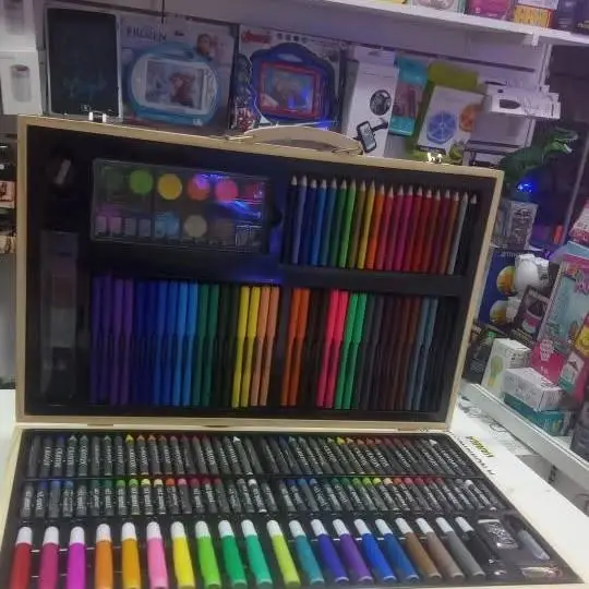 Maleta de 180 piezas para colorear