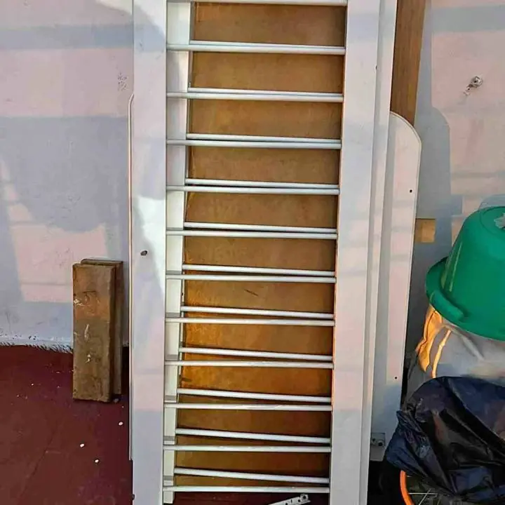 Se vende cuna madera