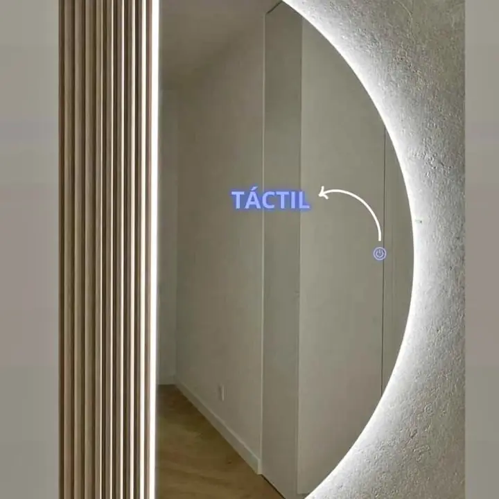 Espejo Medialuna LED con Encendido Táctil
