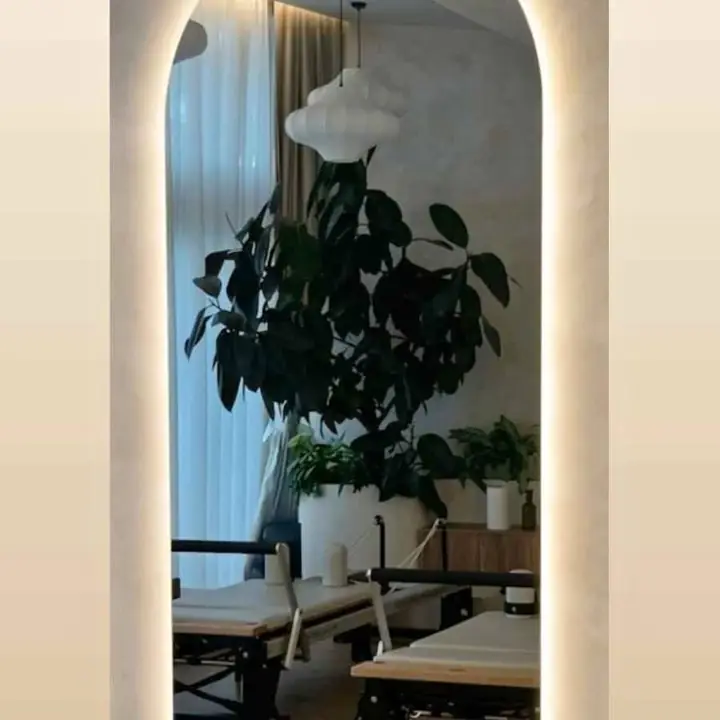 Espejo Arco LED Moderno Elegante!