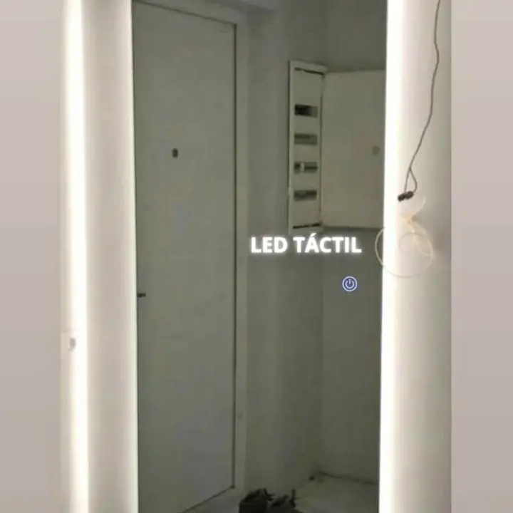 Espejo Vestidor Rectangular LED con Encendido Táctil
