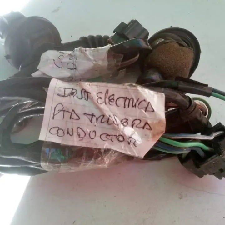 Instalacion Puerta trasera conductor Ford Orion/Escort o Pointer $$$60000!