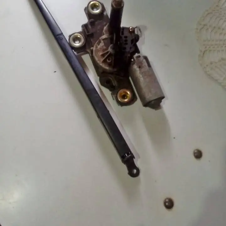 Motor de Limpia Luneta Ford Focus 1 $$$50000!