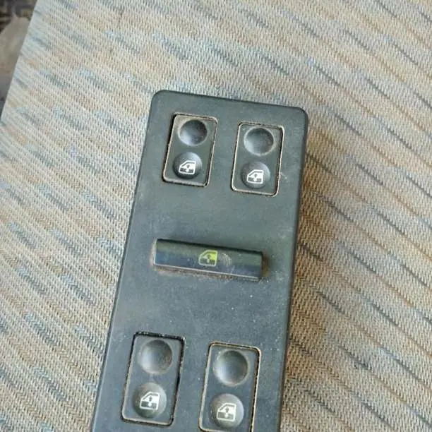 Modulo de levantacristal Ford Orion/Escort G2 completo $80000!