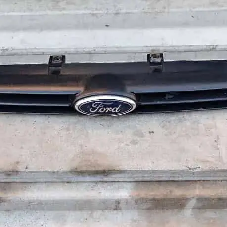 Parrilla de capot Ford Escort G2 $$$60000!