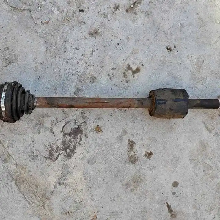 Semieje completo lado derecho Ford Orion/Pointer $$$70000!